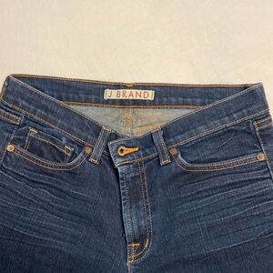 Jeans. Size 28. Great pair that fits 5’7” tall slim.  Straight leg. Stretchy.